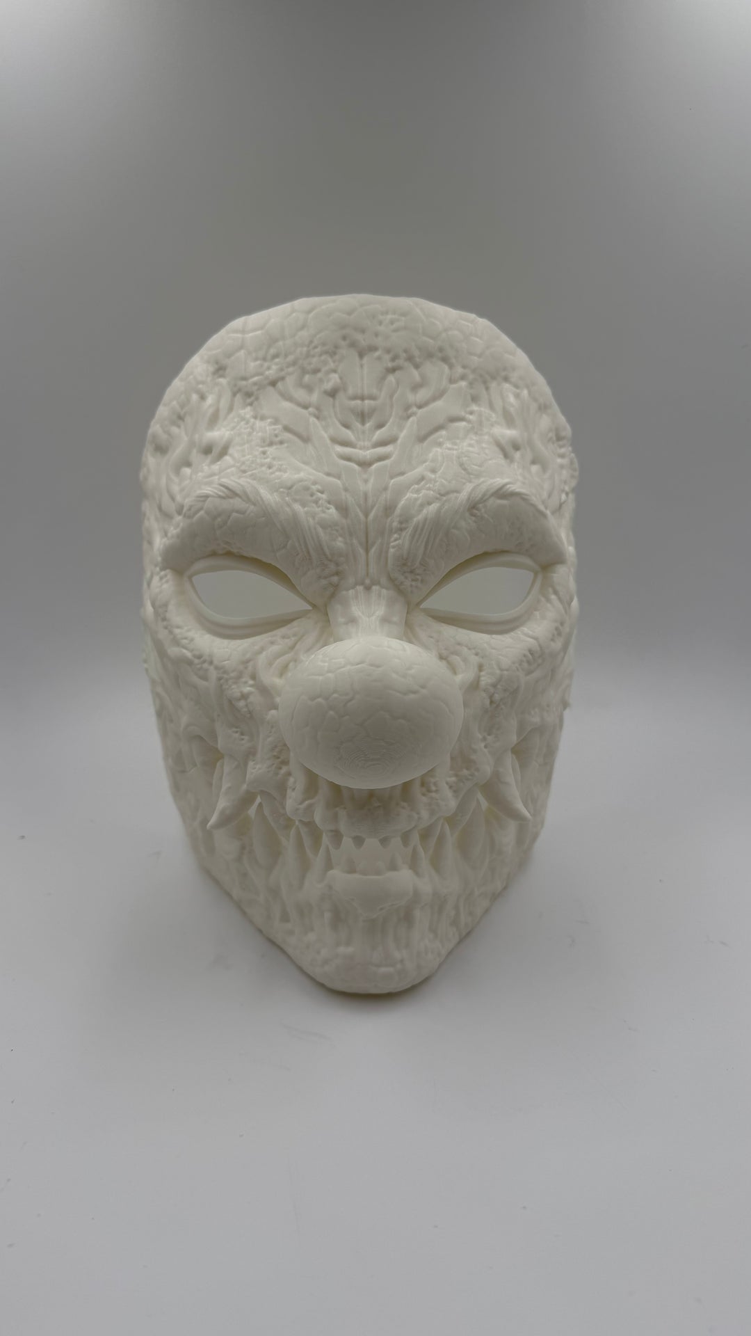 Horror Clown mask with movable jaw