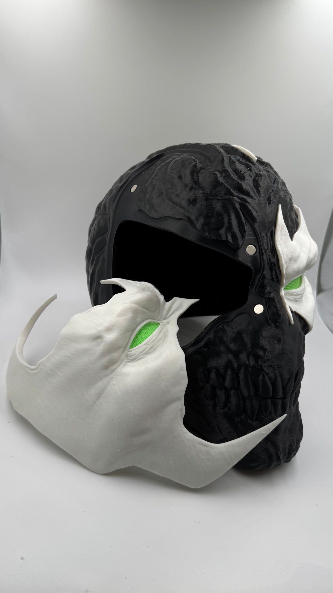 Spawn Inspired Cosplay Helmet – Modular Design with Glow-in-the-Dark Eyes