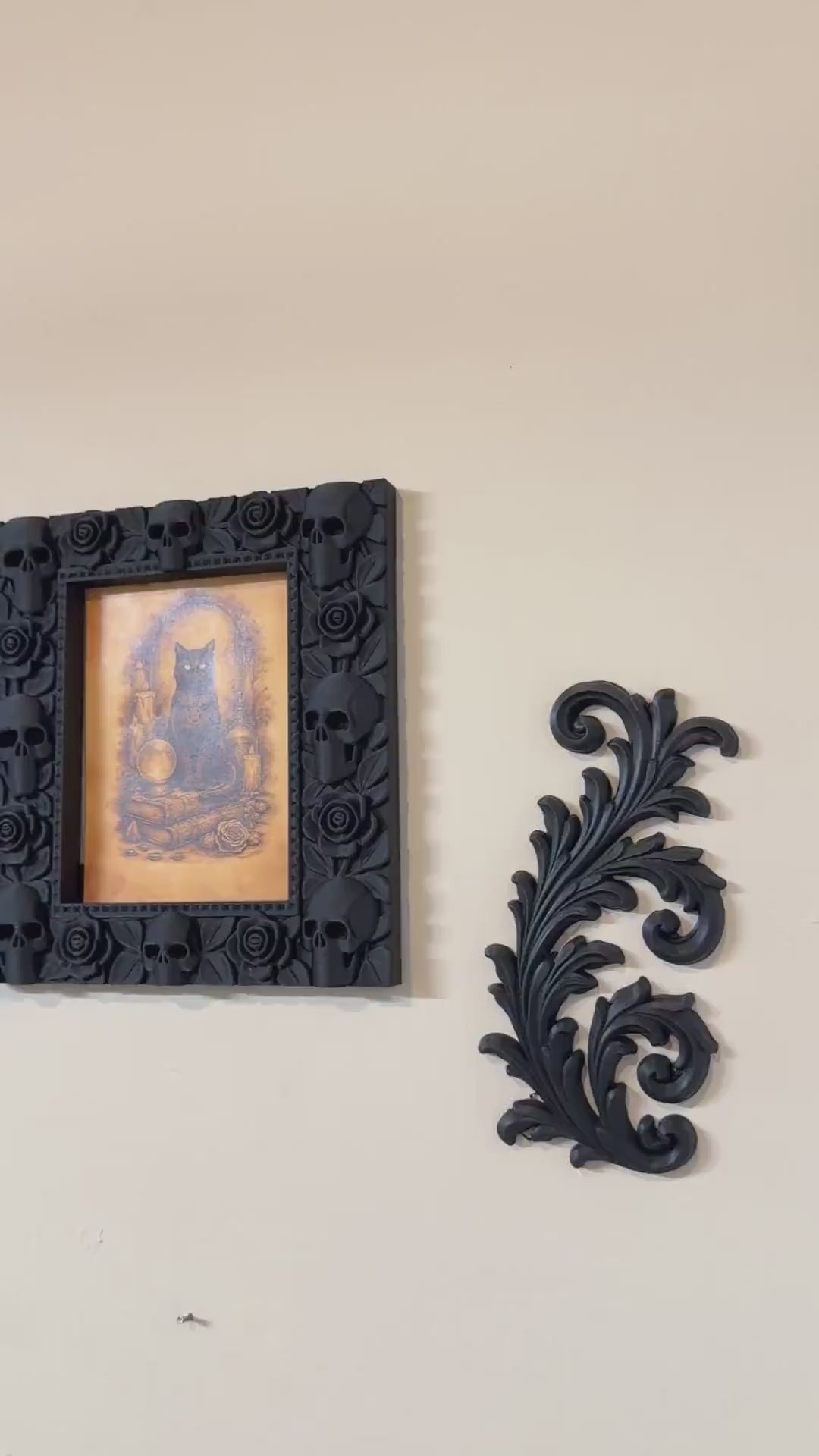 Gothic Skull DIY Picture Frame | Black Rose Border Photo Frame | Halloween Home Decor | Dark Aesthetic Wall Art | Spooky Vintage Style Decor